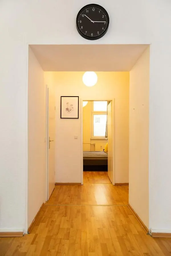 Cosy 2 Bedroom Apartment For 8 In Berlin Neukolln 0*,
