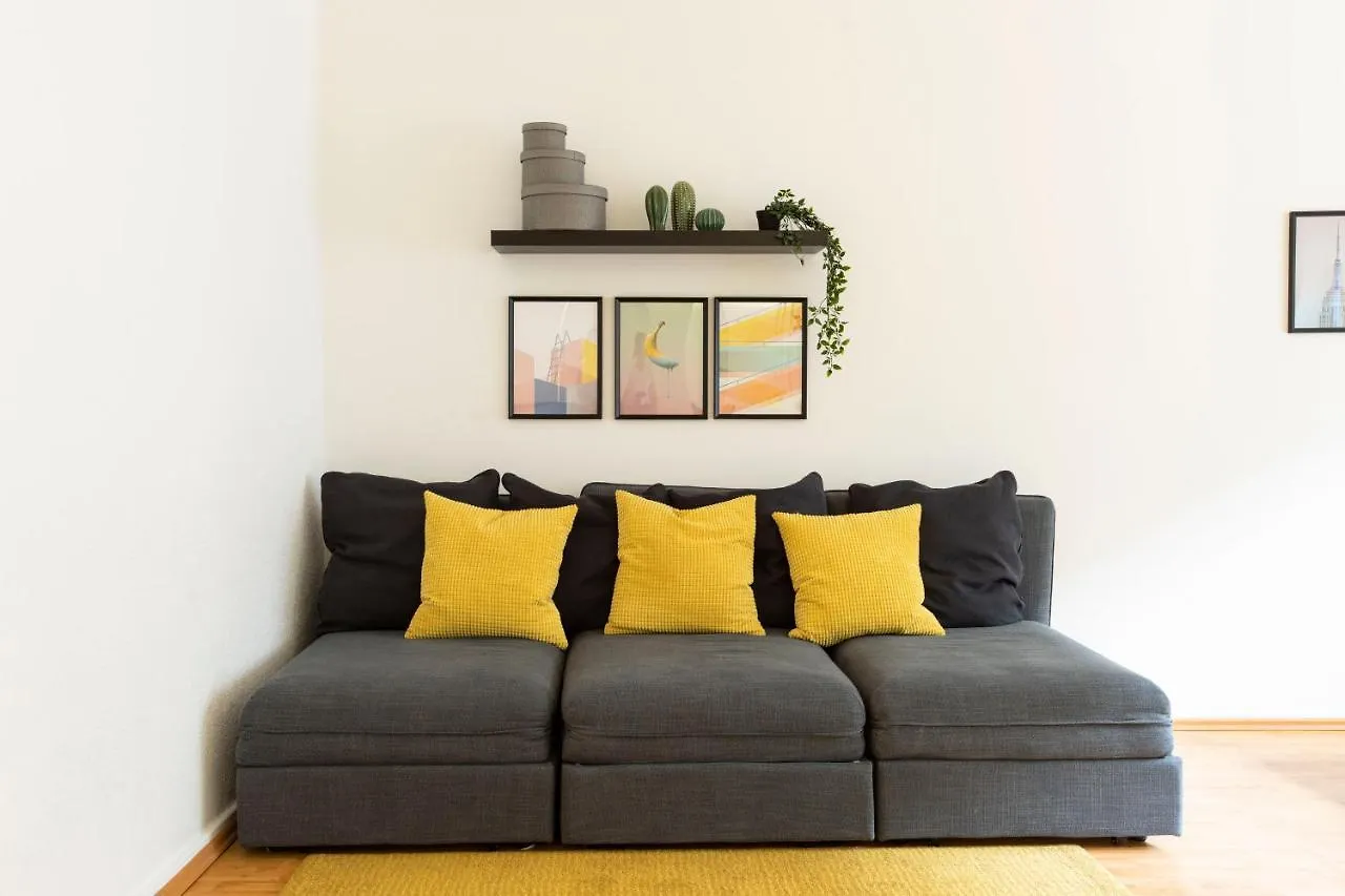 Cosy 2 Bedroom Apartment For 8 In Berlin Neukolln