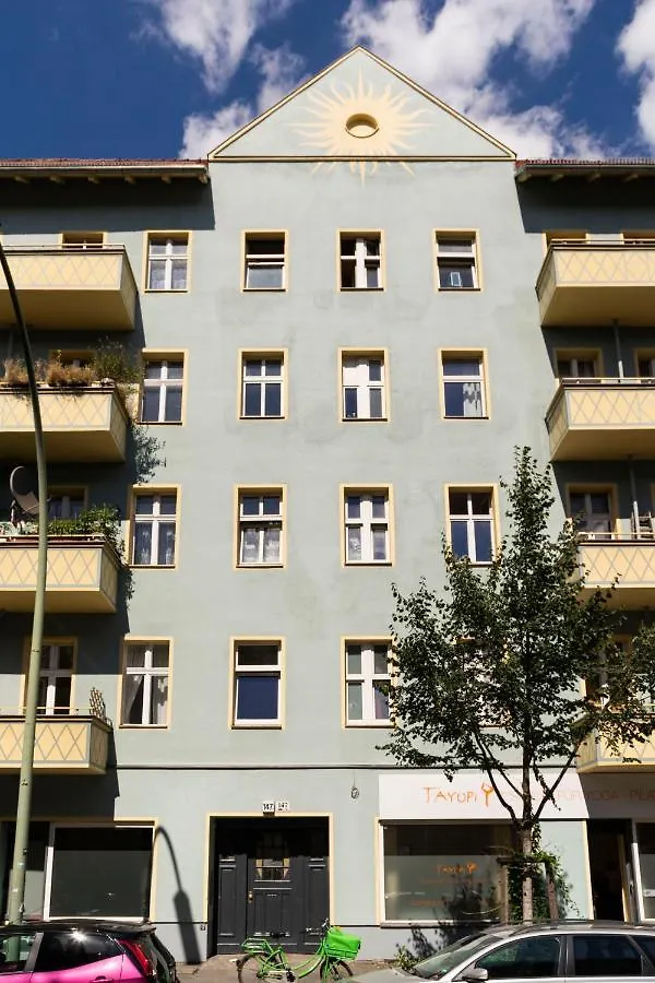 Cosy 2 Bedroom Apartment For 8 In Berlin Neukolln