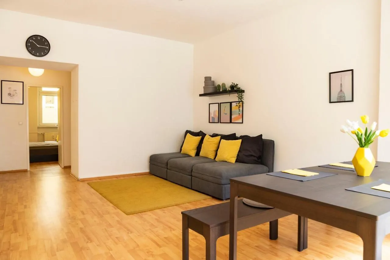 Cosy 2 Bedroom Apartment For 8 In Berlin Neukolln